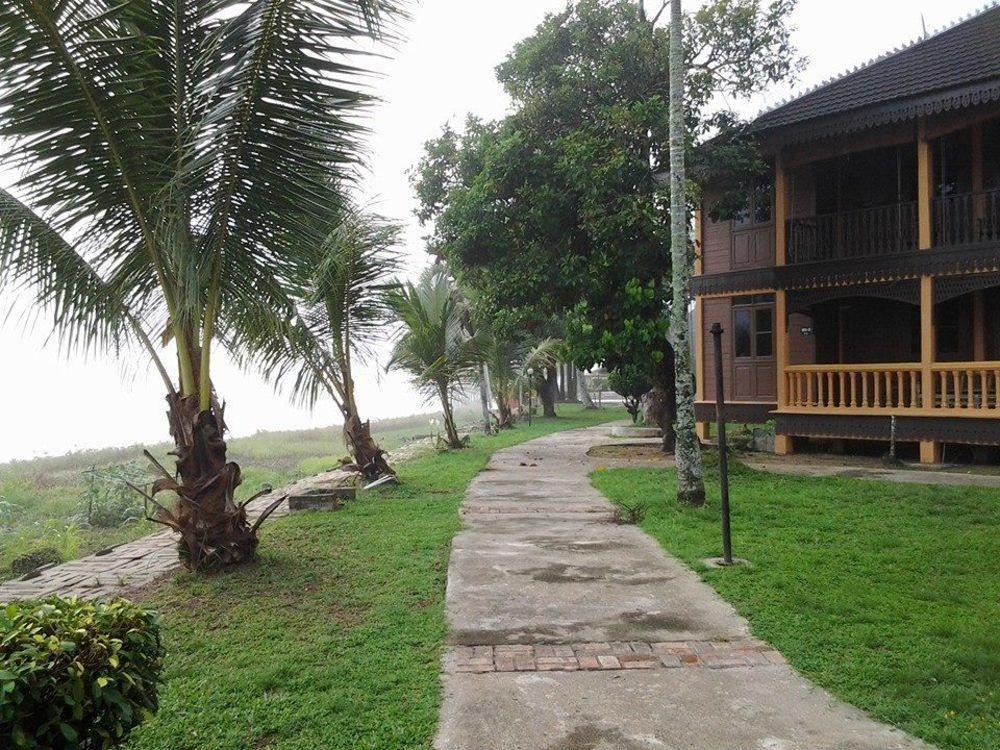 Green Village Pasir Salak Eco River Resort Kampung Gajah  Zewnętrze zdjęcie