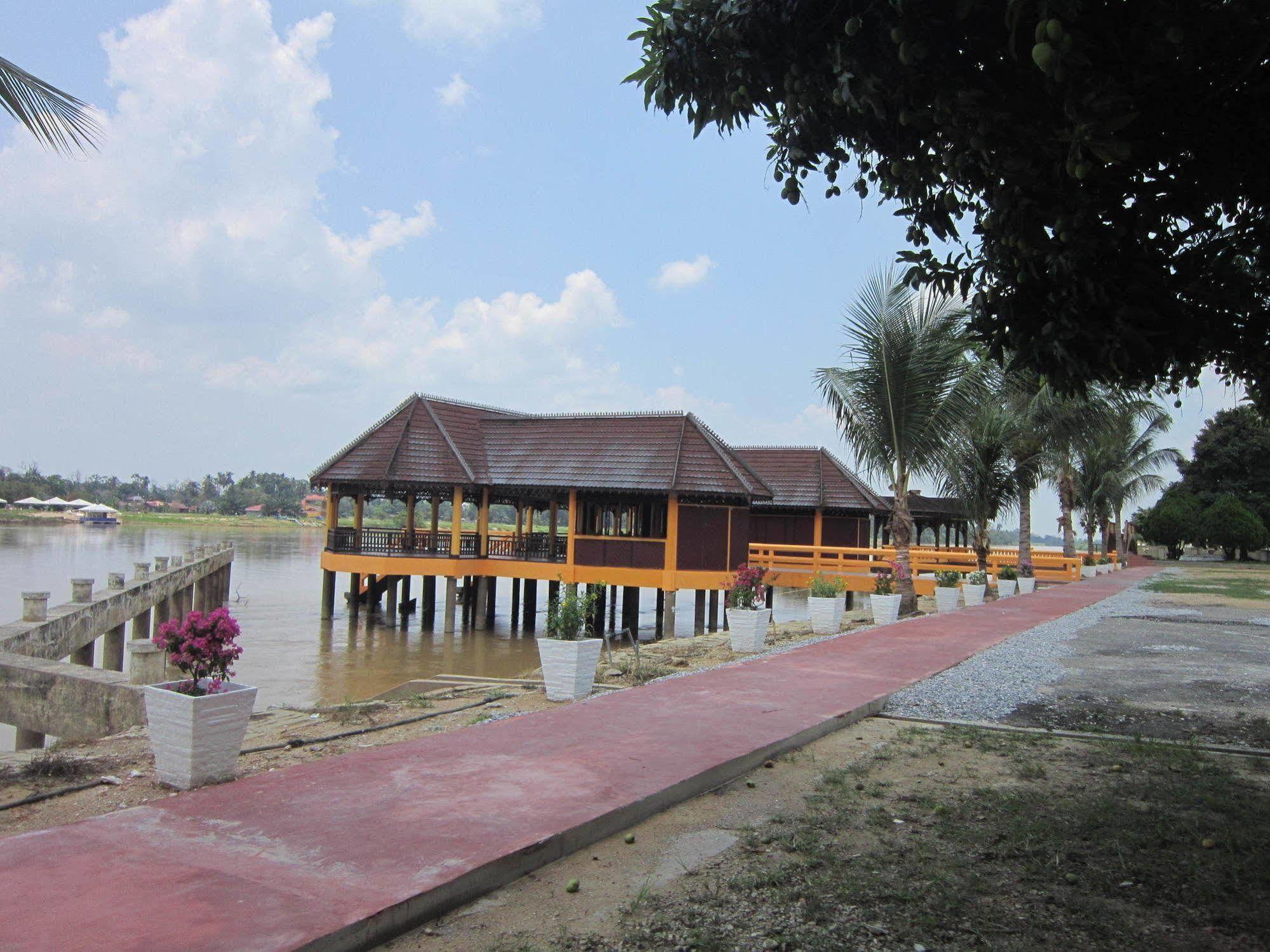 Green Village Pasir Salak Eco River Resort Kampung Gajah  Zewnętrze zdjęcie