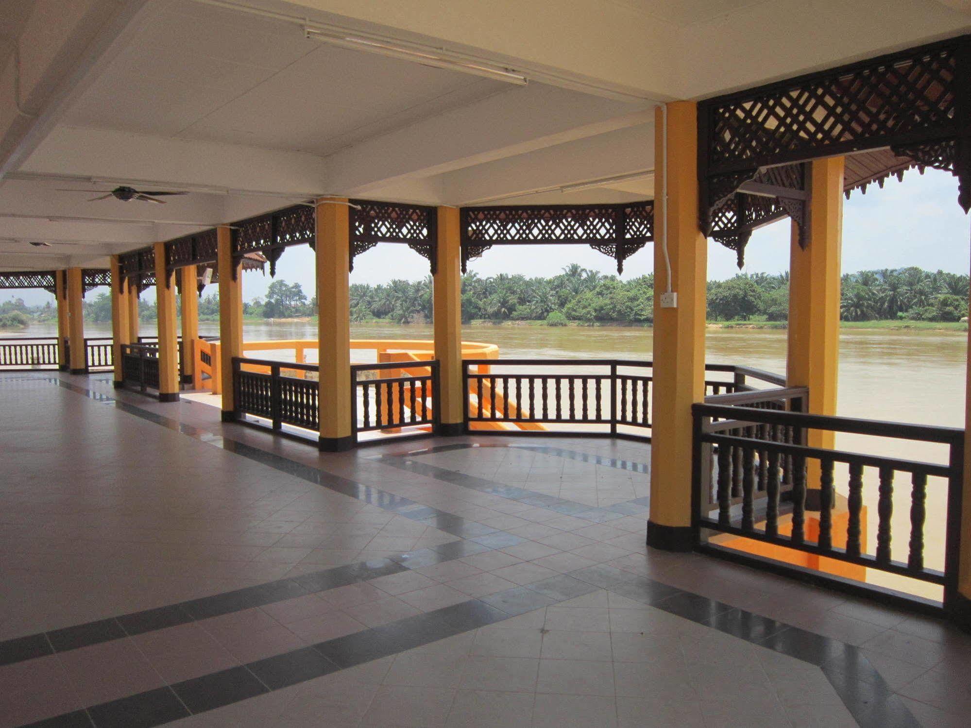 Green Village Pasir Salak Eco River Resort Kampung Gajah  Zewnętrze zdjęcie